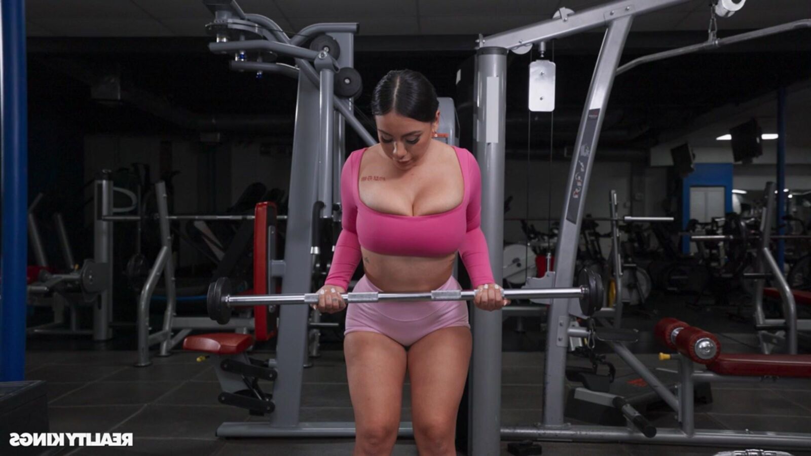 Melztube yo Watch Out, the Gym Makes Her Horny