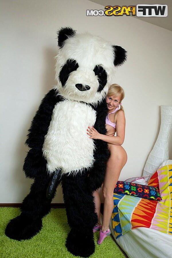 Amelie Pure (Devon@Fuckmeat) fucked by a Panda 