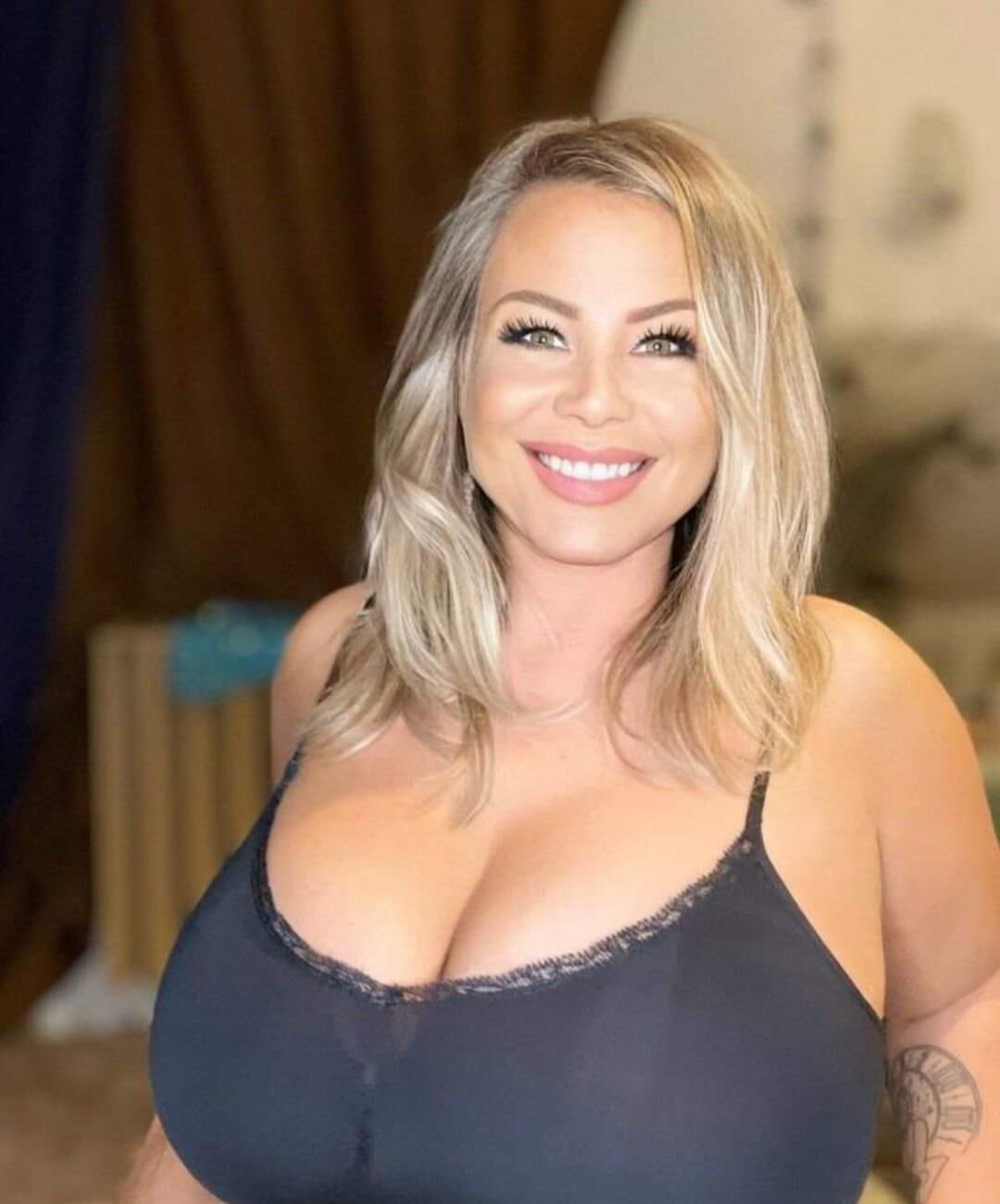 Hungarian big tits Aniko....NO LIMITS COMMENTS