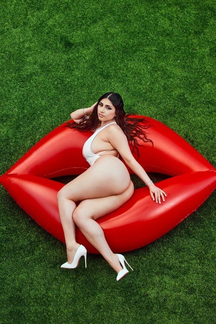 Mia Khalifa-TUSHY DP