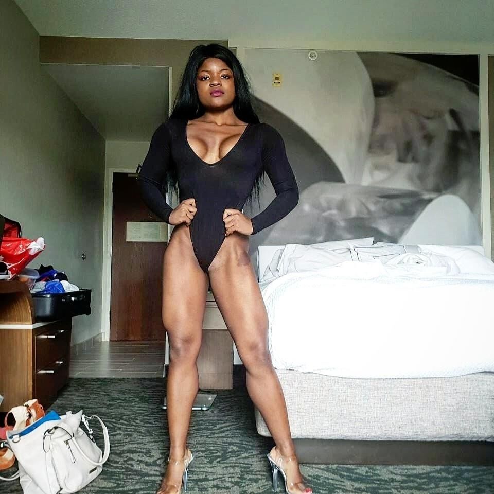 EBONY BODYBUILDER SHERLEY... SANS LIMITES COMMENTAIRES