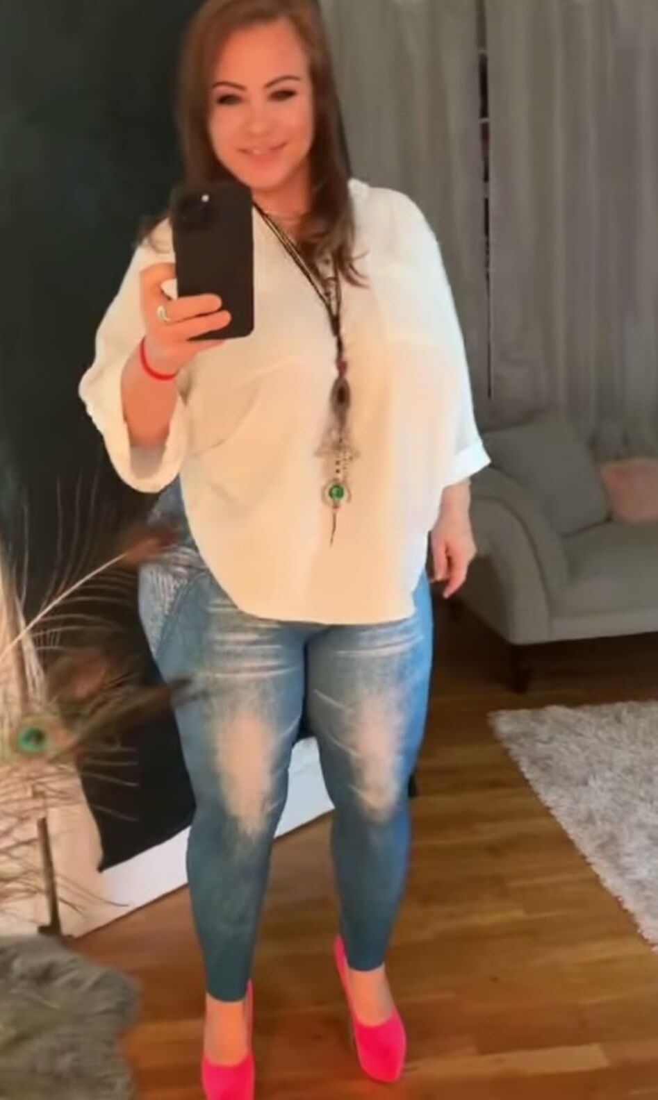 Busty Hungarian milf Aniko.....NO LIMITS COMMENTS