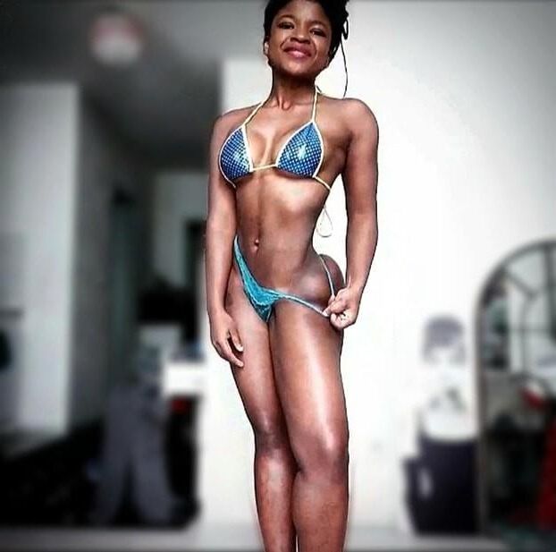 EBONY BODYBUILDER SHERLEY... SANS LIMITES COMMENTAIRES