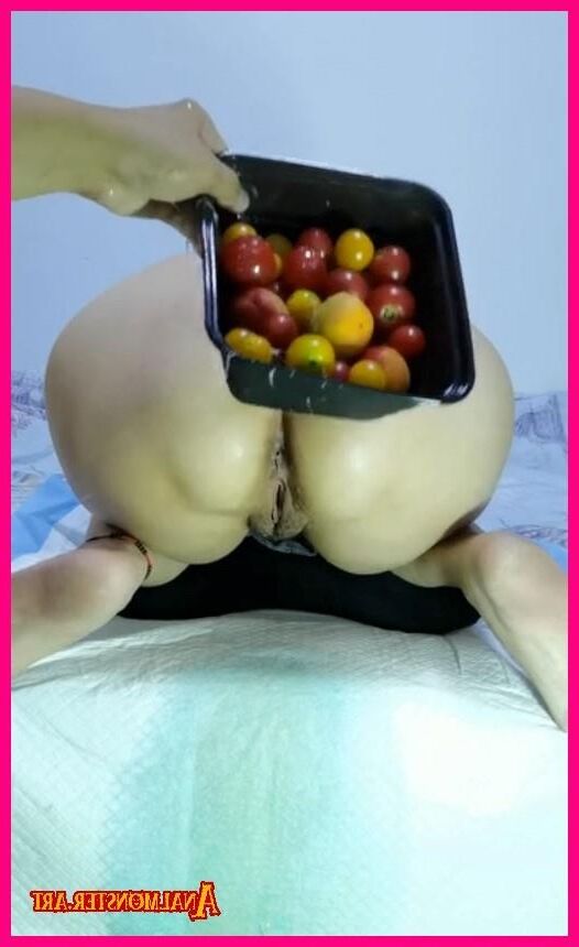 Anal stuffed with fruit and a huge sliding tongue