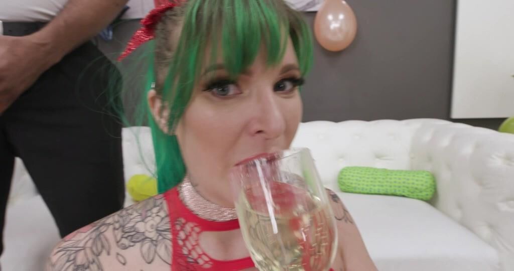 Alexxa Has Champagne For Breakfast, Lunch And For Dinner 