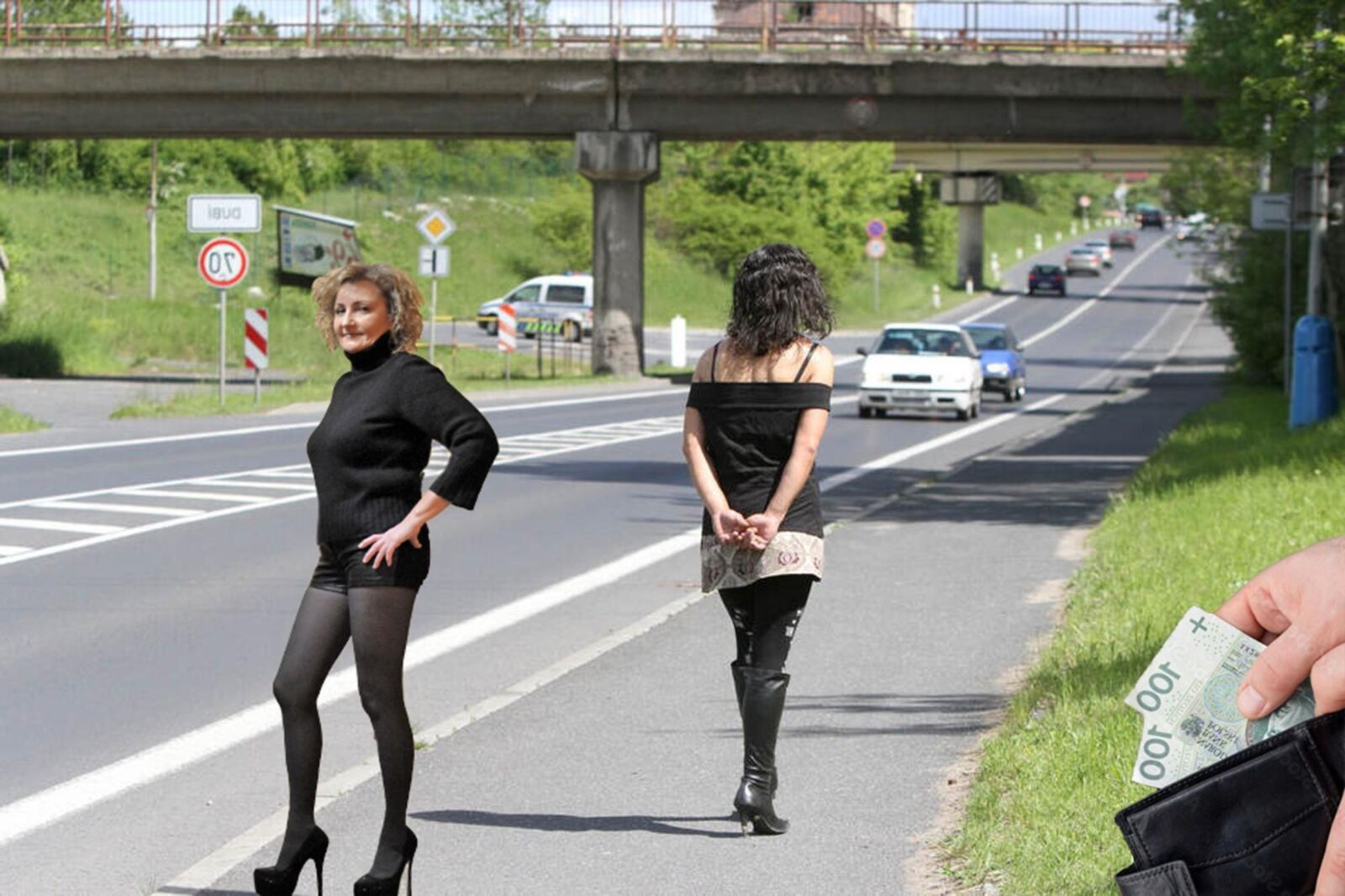 A prostituta de rua real Mariolitta faz sexo com o cliente