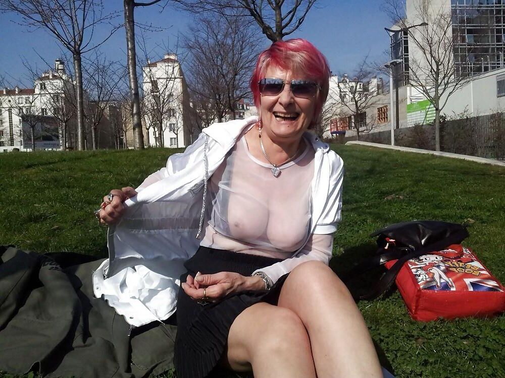 Happy Flashing Granny (Classic Granny)