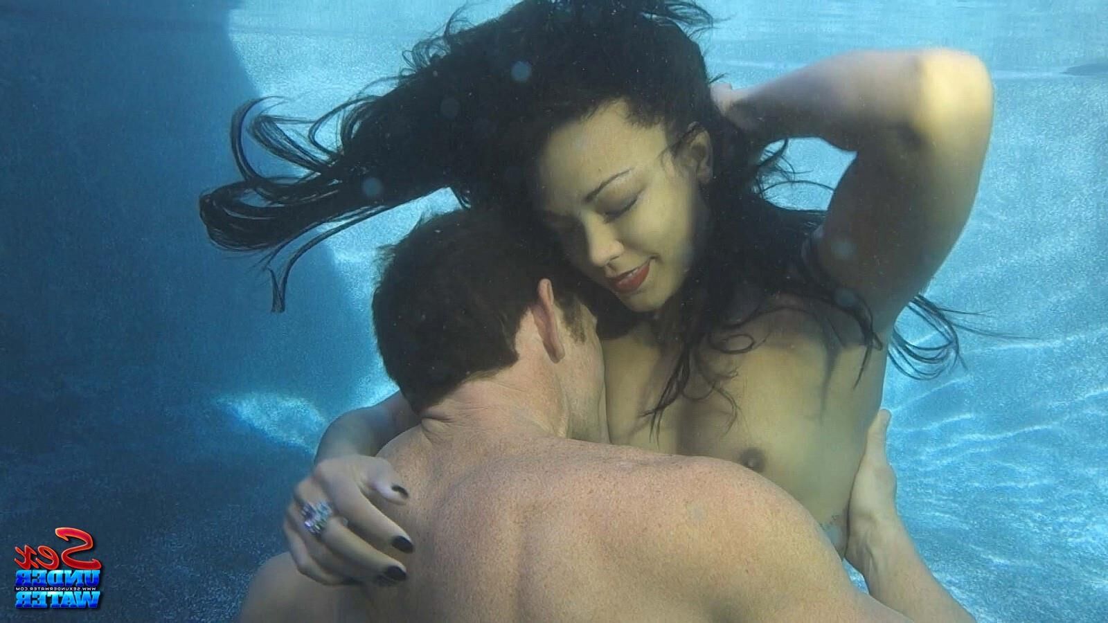SexUnderwater Harley Dean (X) px