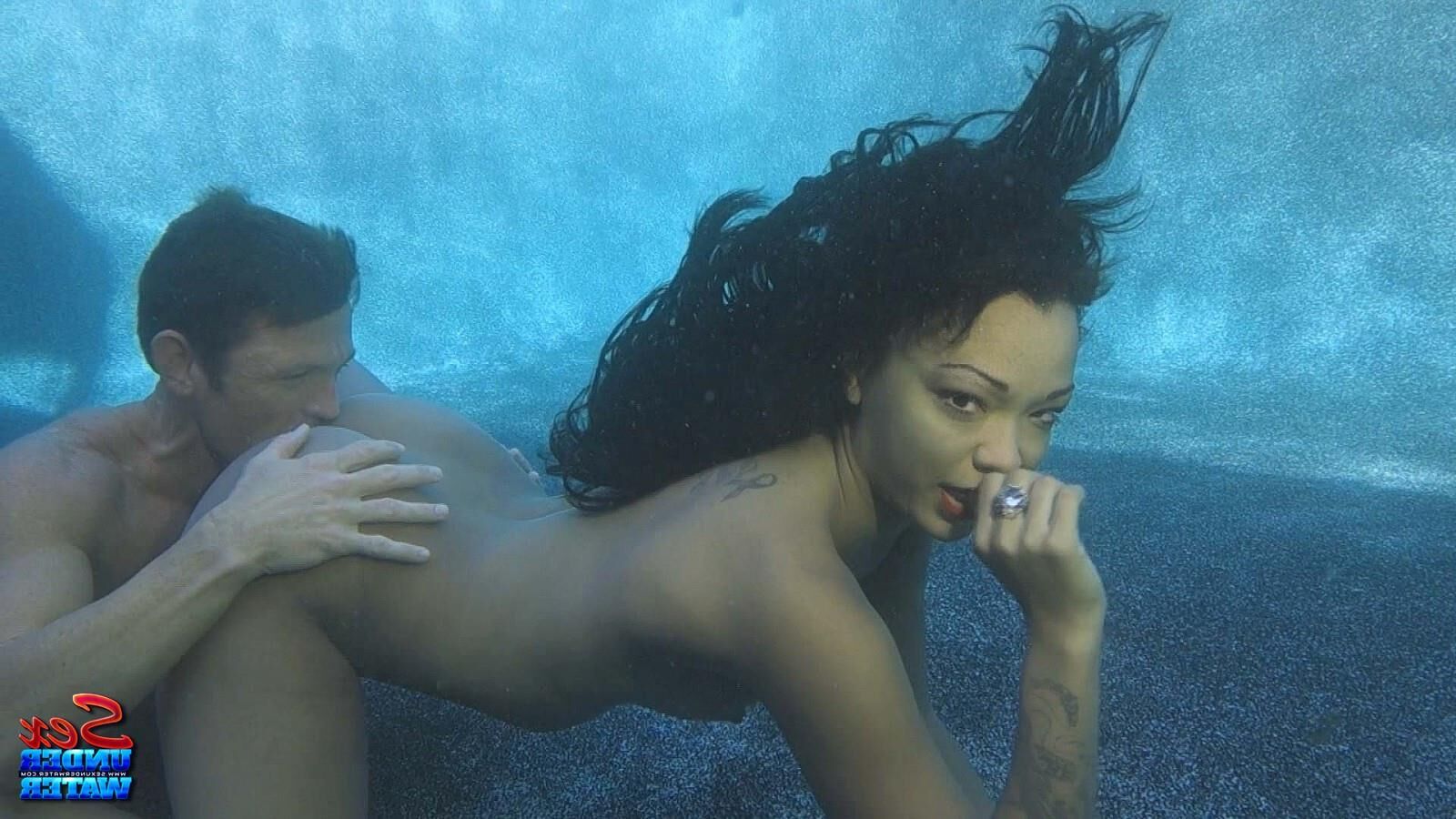 SexUnderwater Harley Dean (X) px