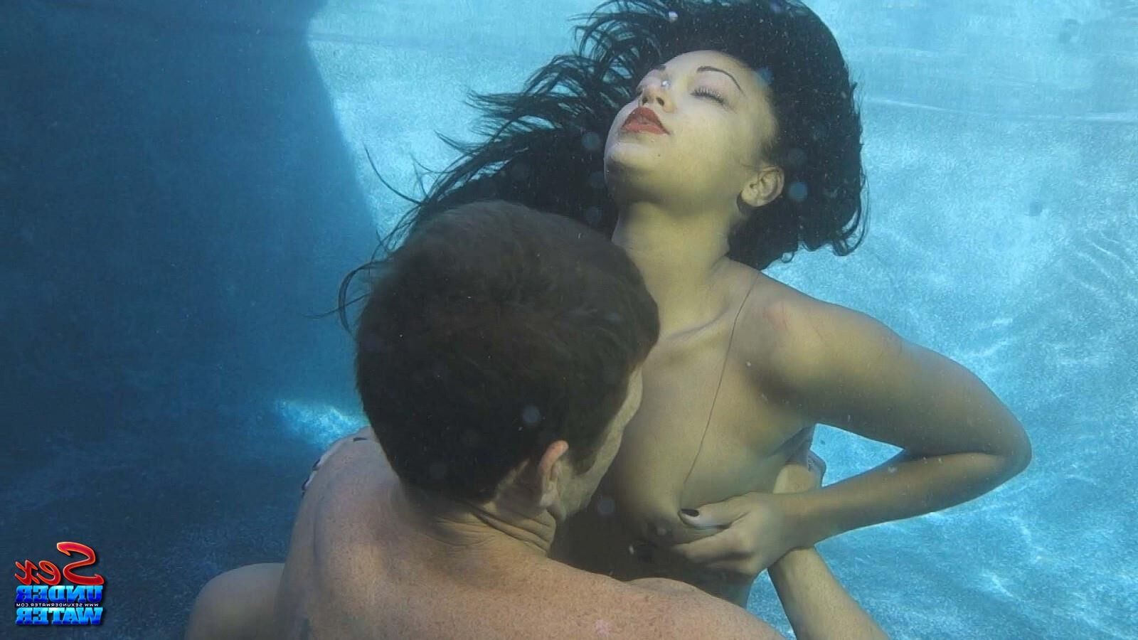 SexUnderwater Harley Dean (X) px