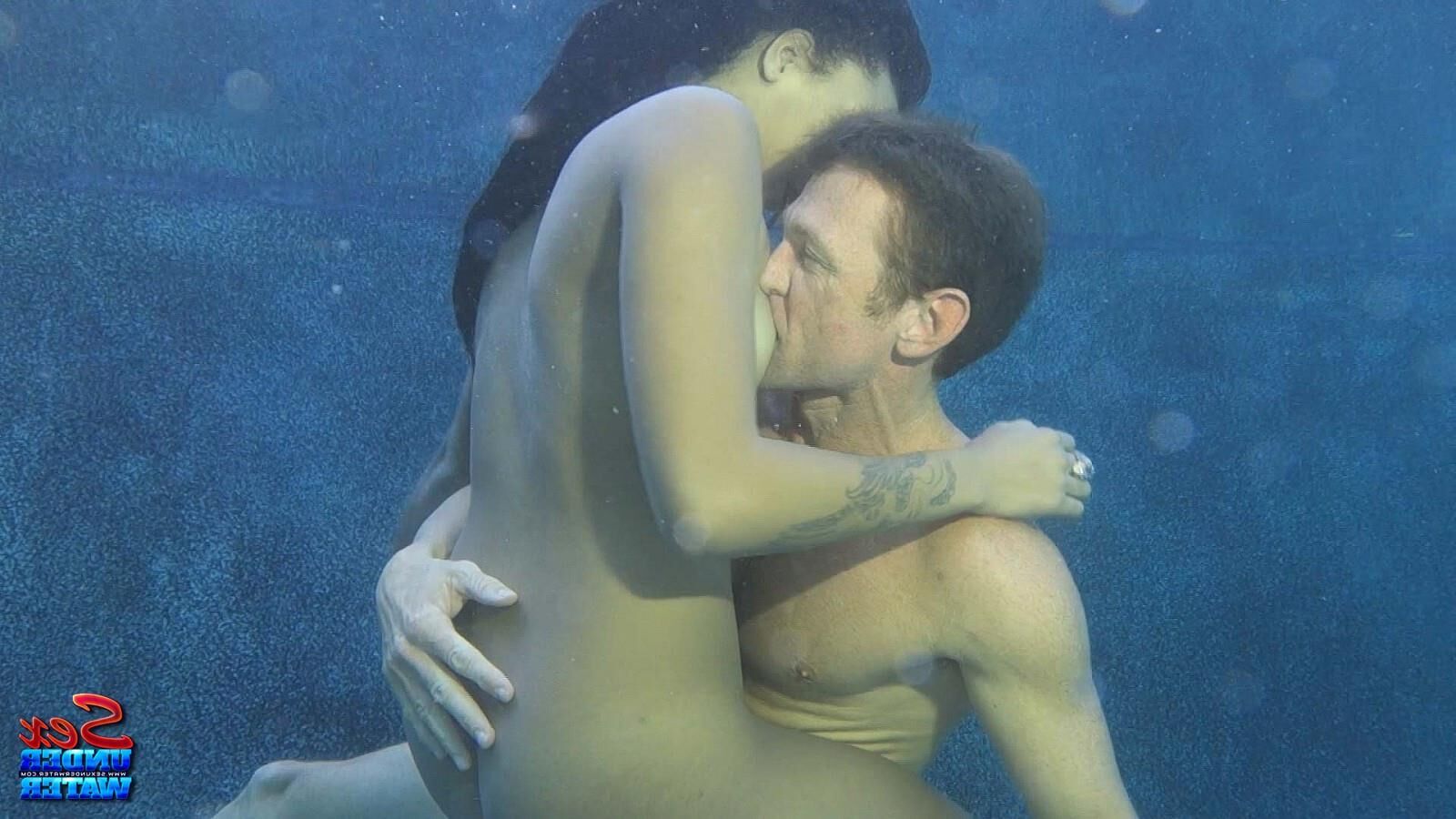 SexUnderwater Harley Dean (X) px