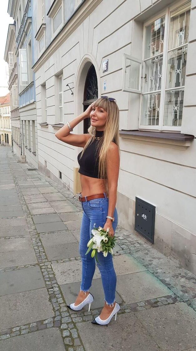 Ukrainian blonde whore Viktoria from Lisichansk now in Warsaw