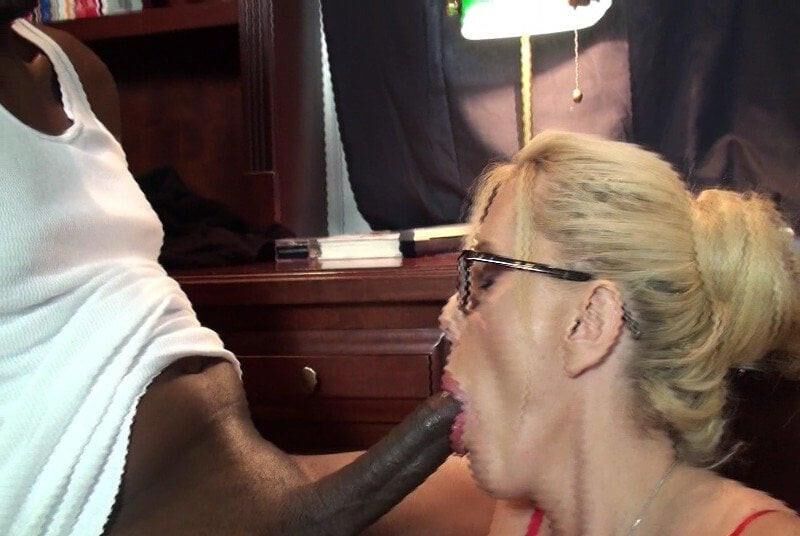  Milfs and mothers 