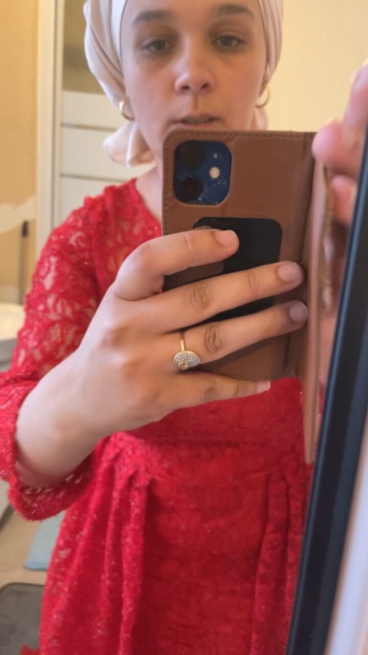 Wife shares nudes for you