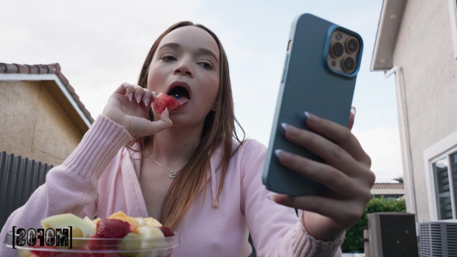 Selina imai yo retorno para vizinho pervertido