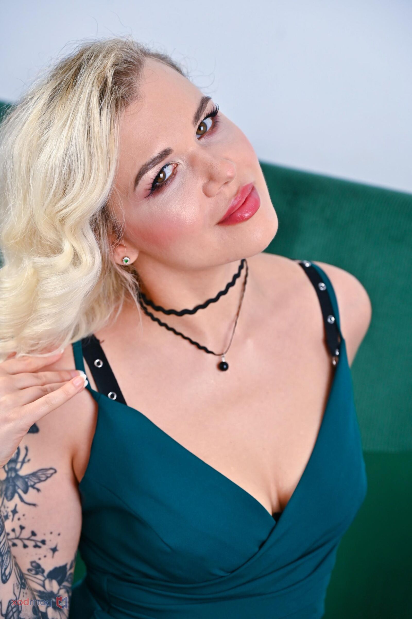 Marlene Moore Yo Blonde Milf obtiene una potente paliza anal