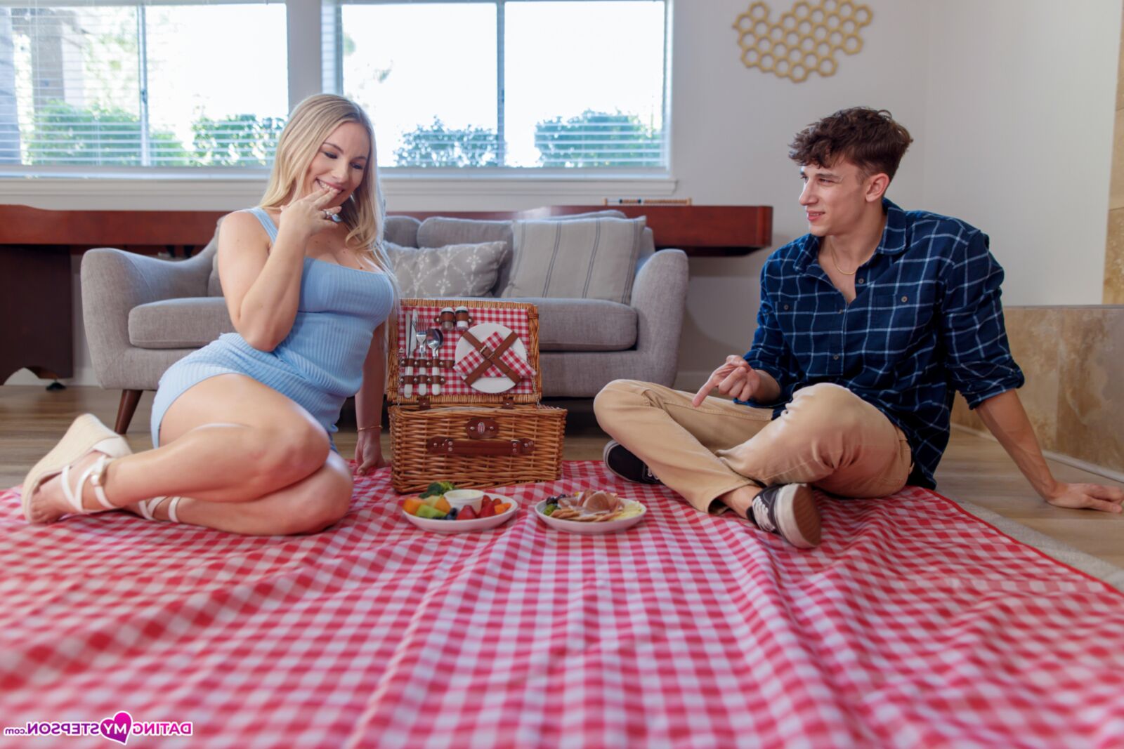 DatingmyStepson Bunny Madison e Parker Ambrose