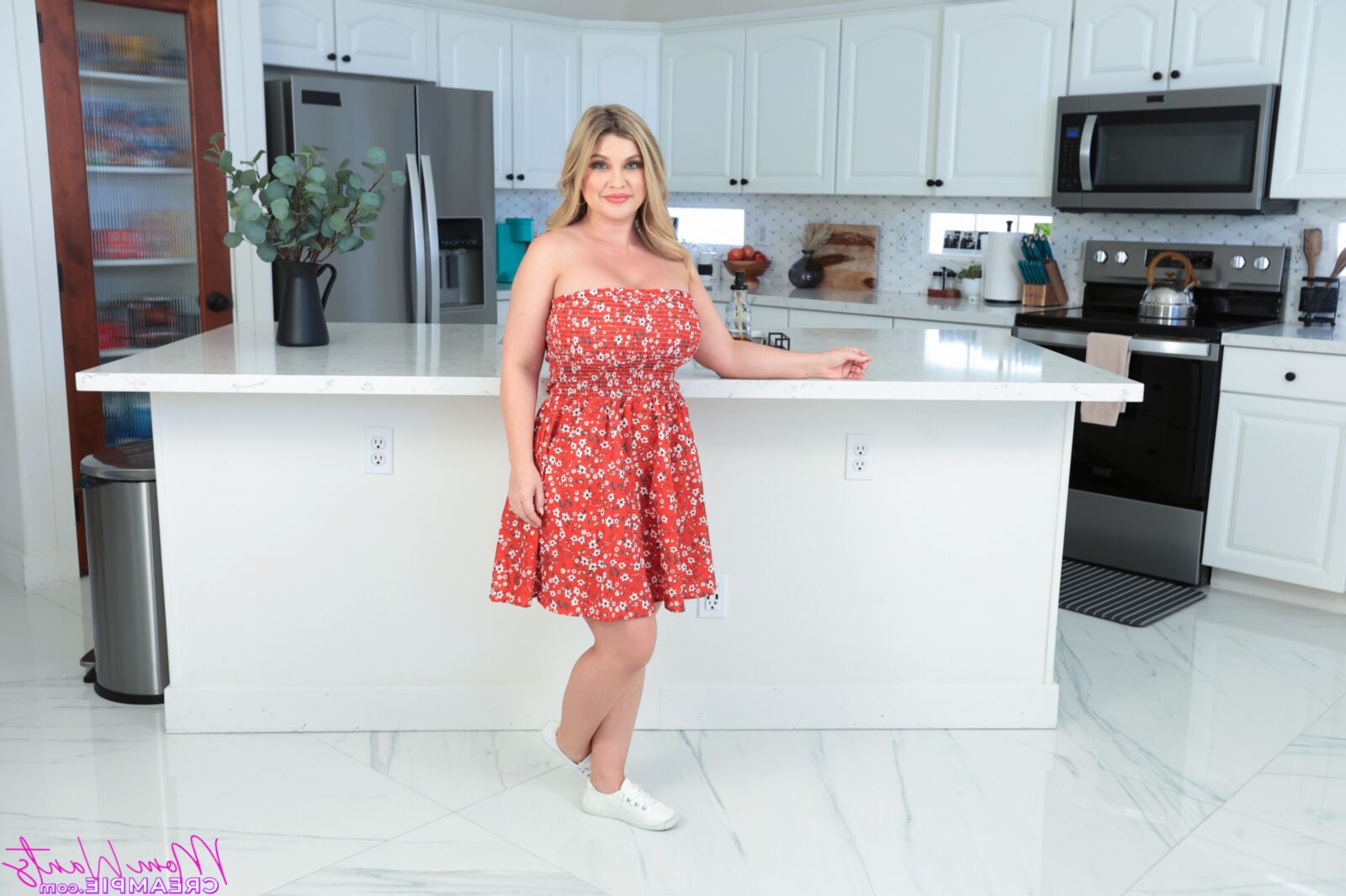 MomWantsCreampie Andie Anderson A Good Deed For Stepmom