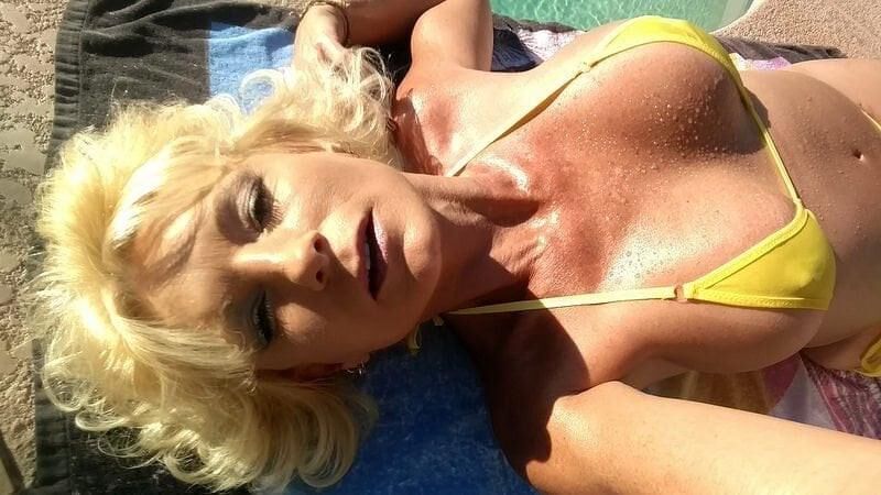 Milfs and mothers 