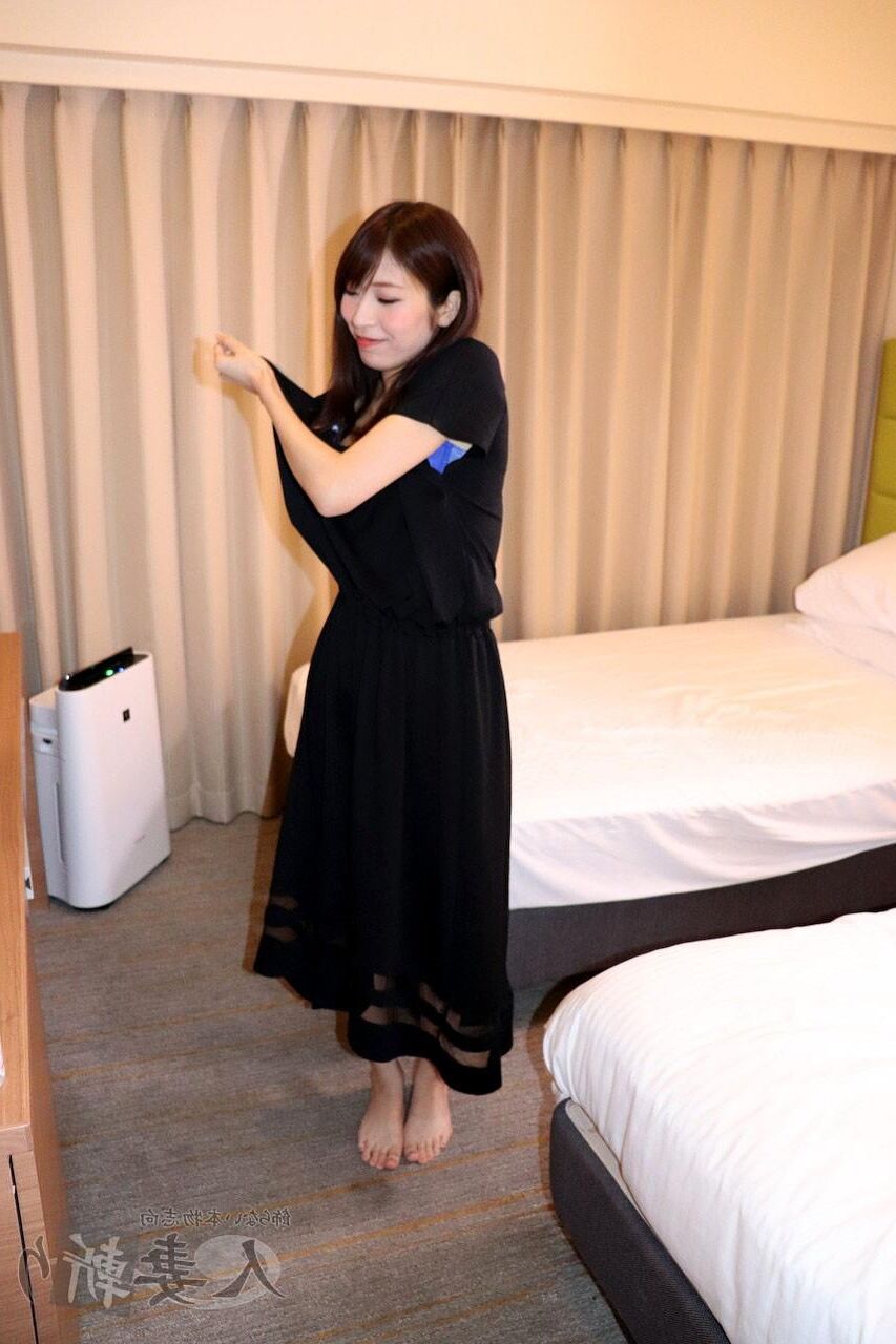 SCREWED JAPANESE HOUSEWIVES #