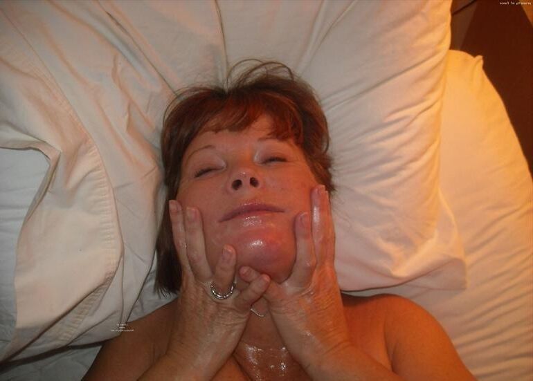 Milfs and mothers 