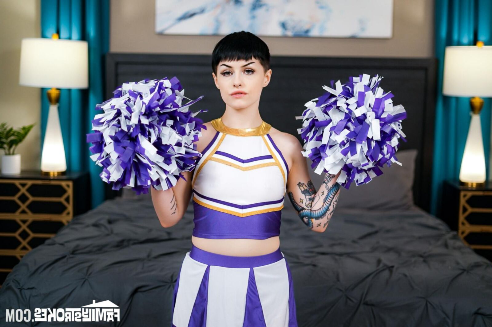 Raee Ripley yo Tomboy to Cheerleader, Turning My Stepsister 