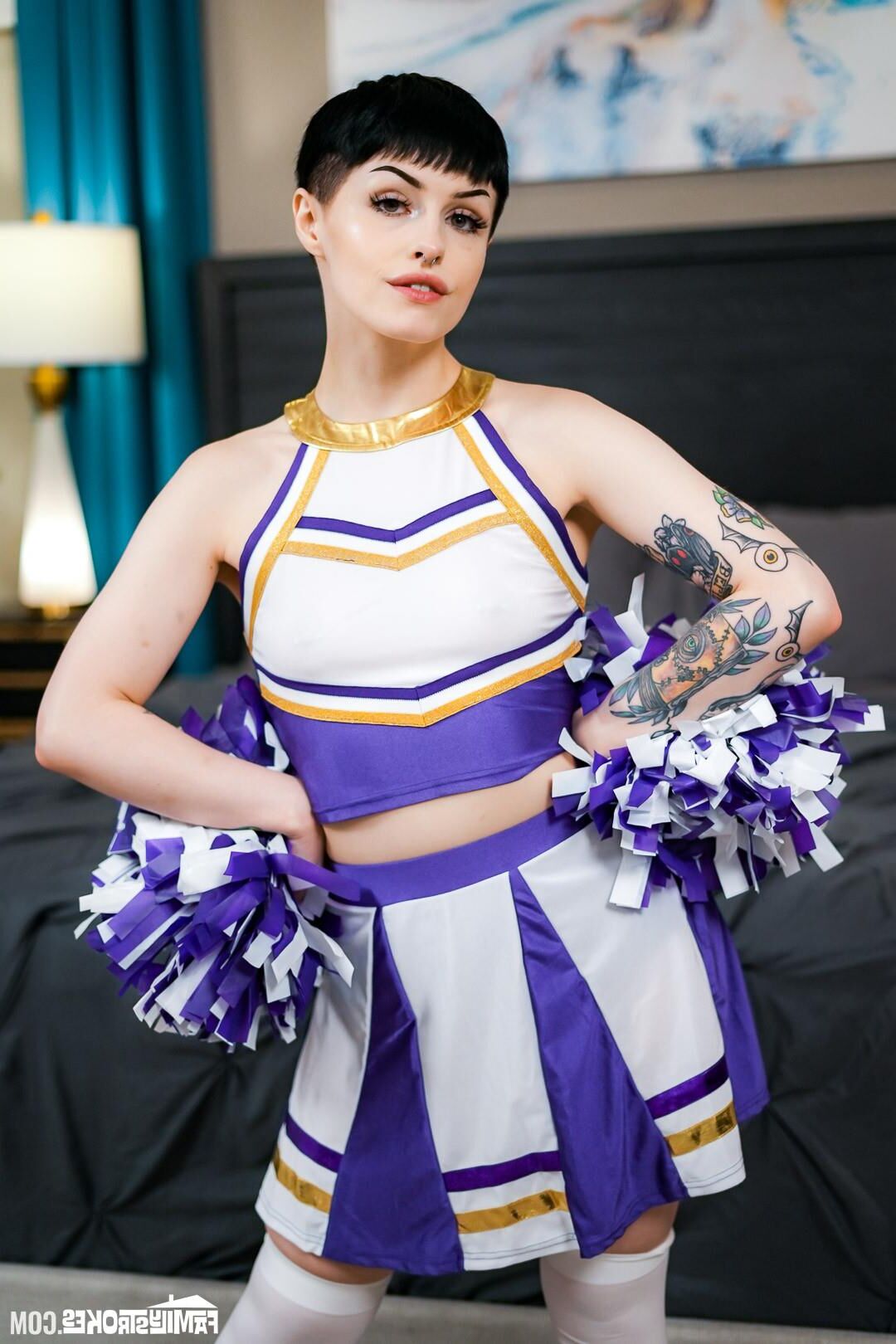 Raee Ripley yo Tomboy to Cheerleader, Turning My Stepsister 