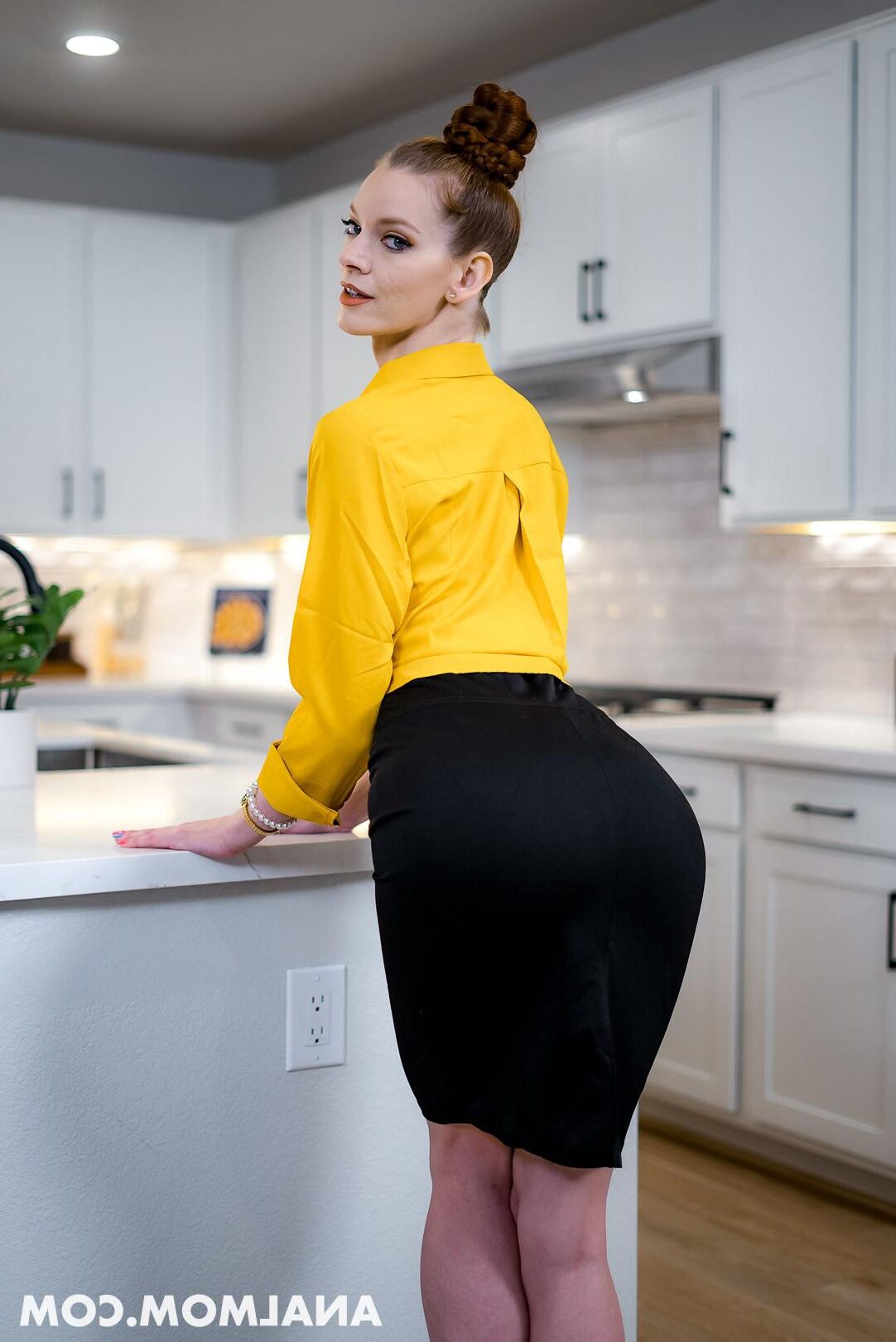AnalMom Erin Everheart
