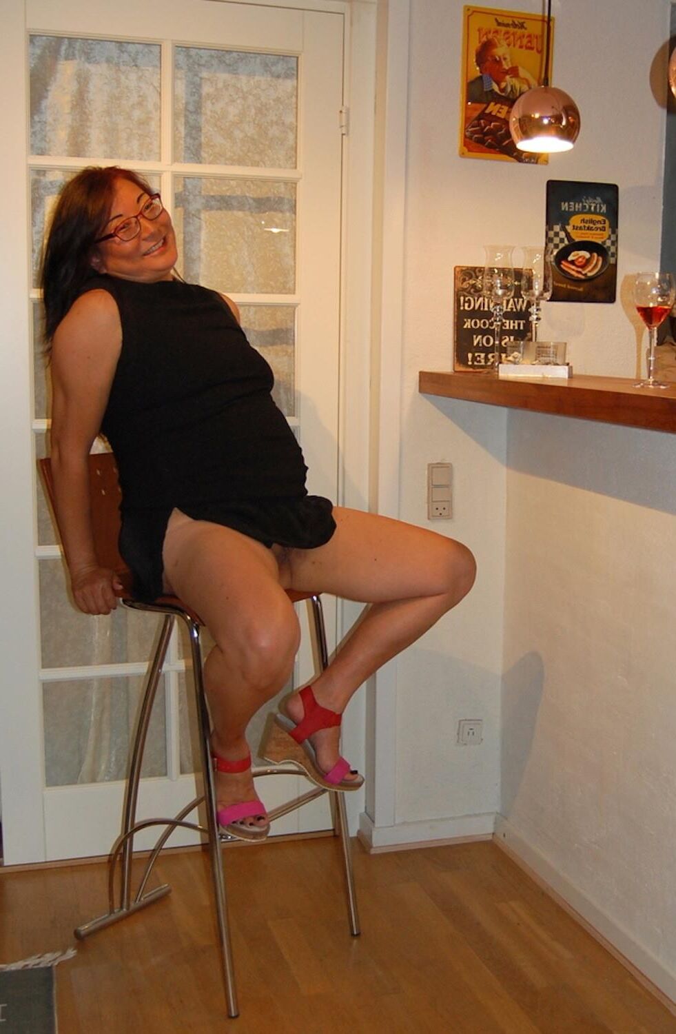 Horny korean MILF in the bar