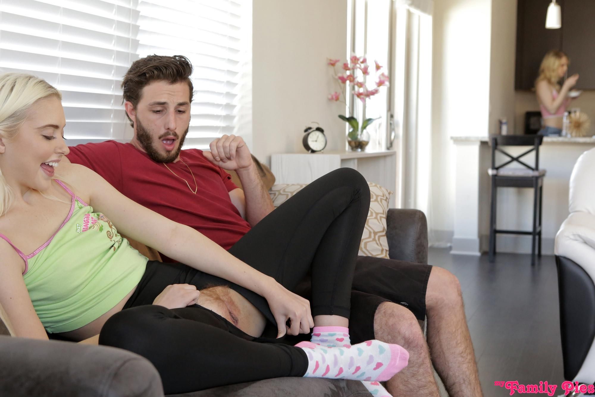 Creampie familiar con Chloe Cherry, Lily Rader y Lucas Frost