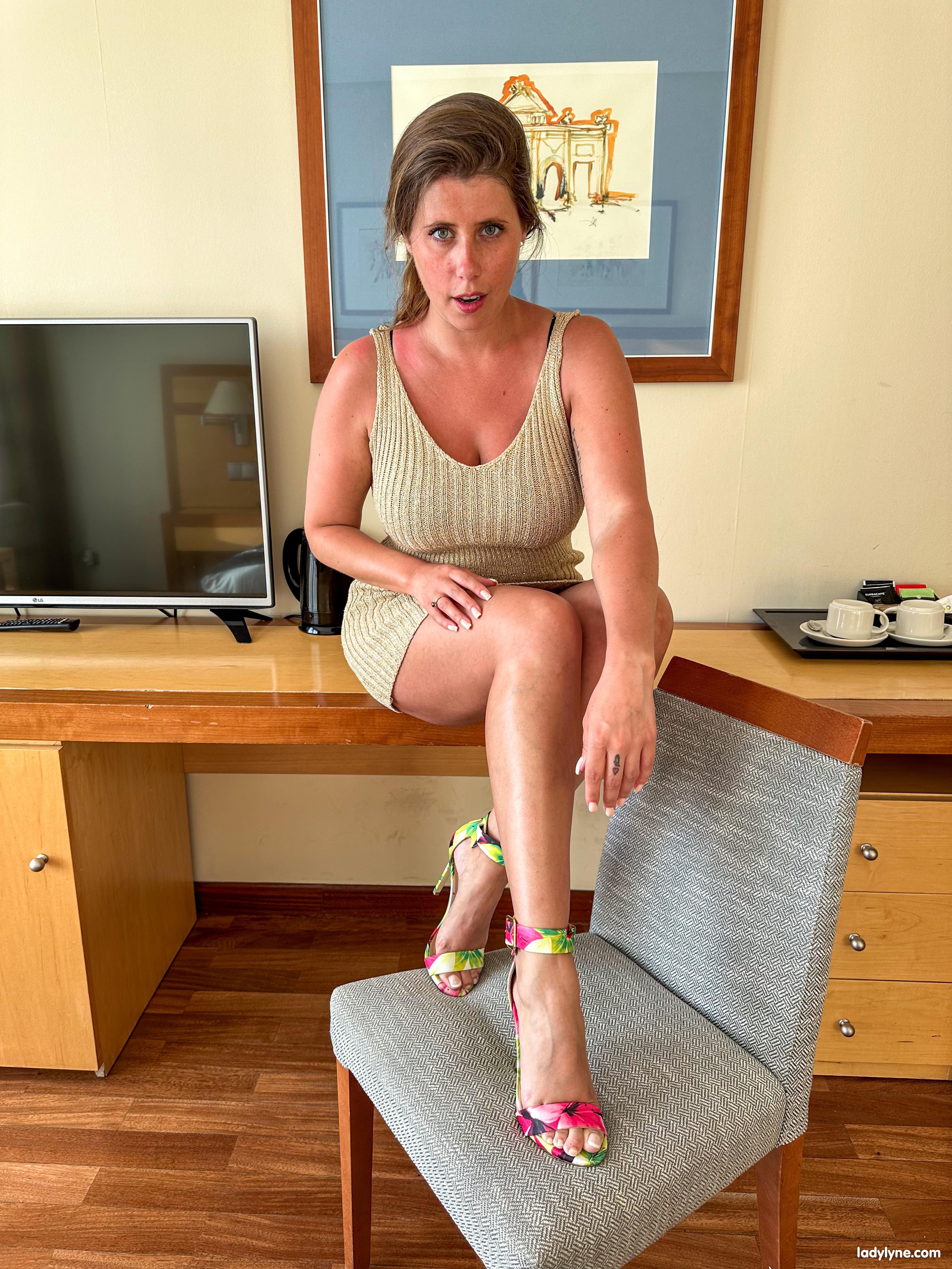 LadyLyne Lady Lyne Fucked in a hotel room x x 