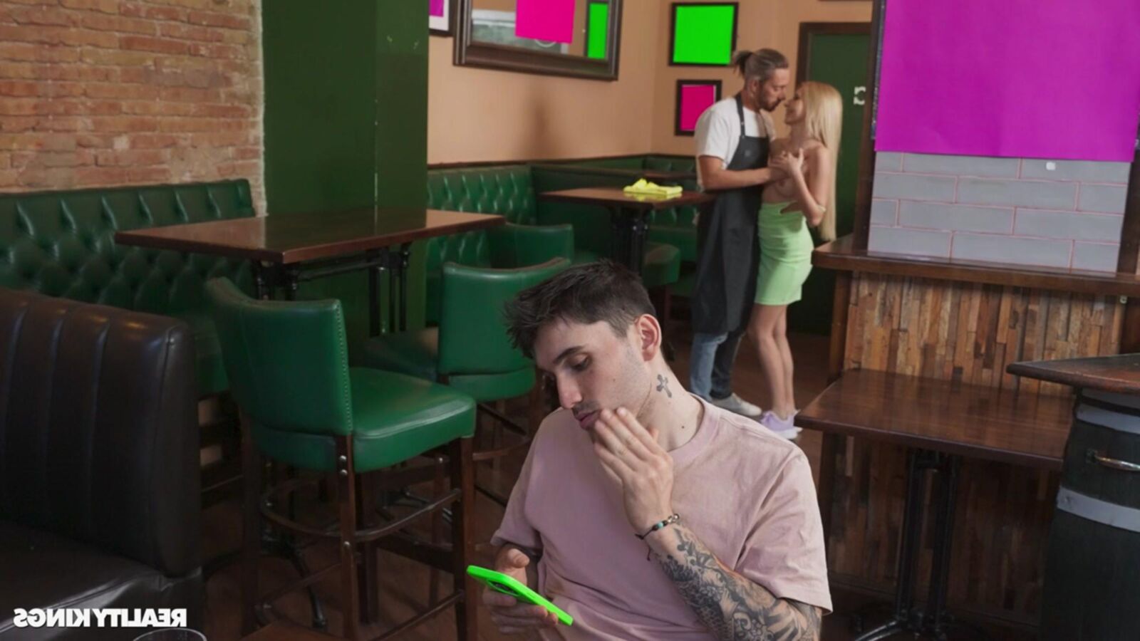 TORY SWEEDY Yo Restaurant Follando