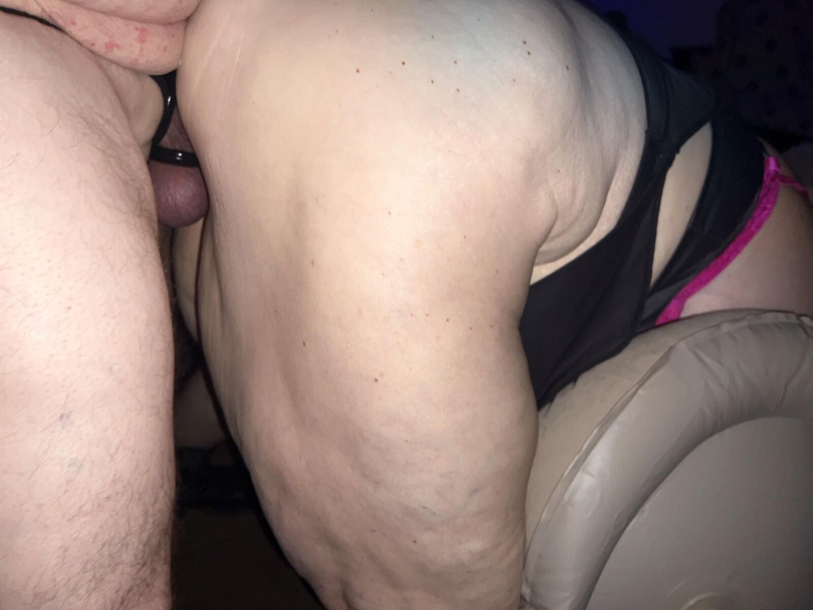 Pareja bbw lo chupa y lo jode
