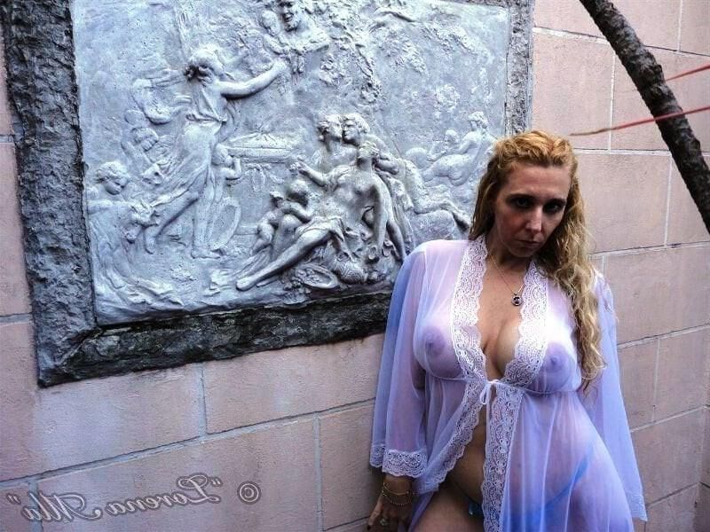 Milfs and mothers 