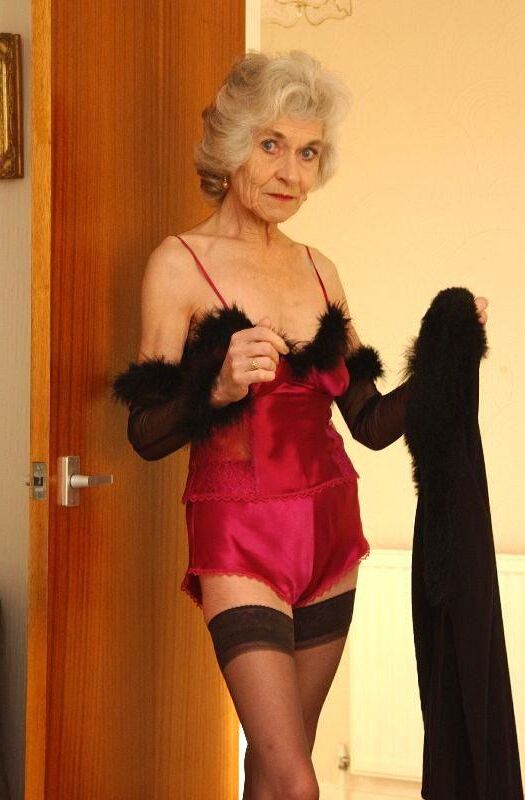 Torri Maynard (abuela clásica)