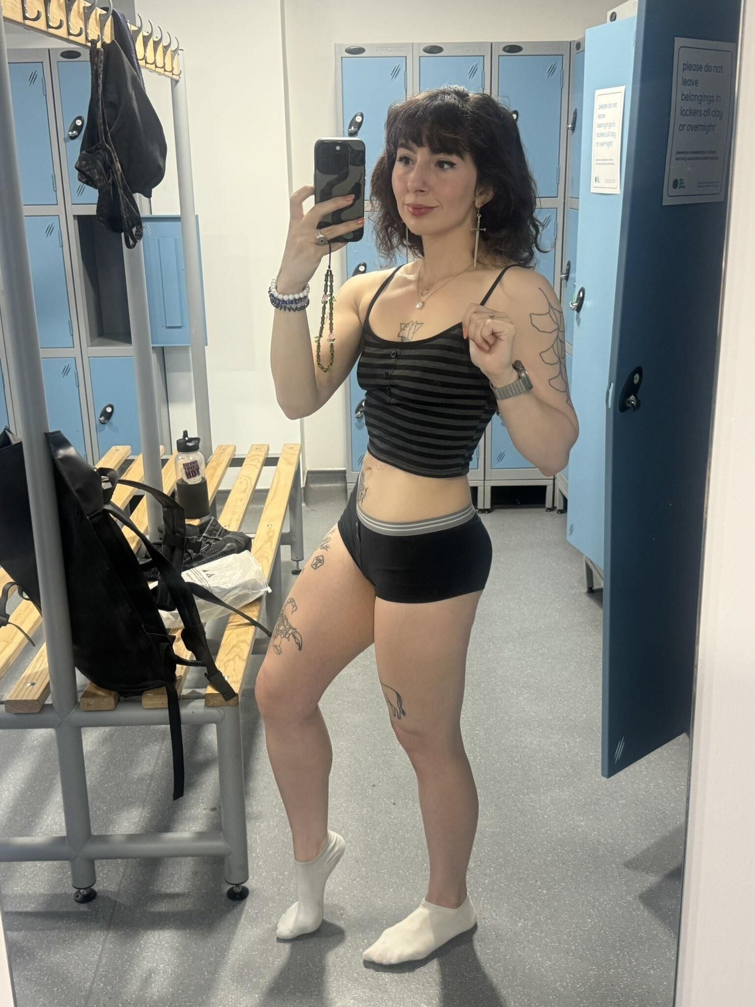Kiki Sexy British Anal Horny morena chica mezclada fotos calientes