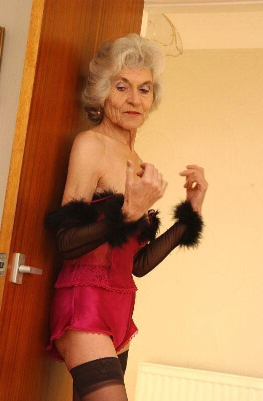 Torri Maynard (abuela clásica)