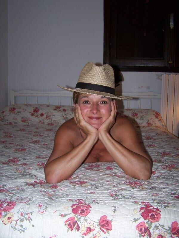  Milfs and mothers 