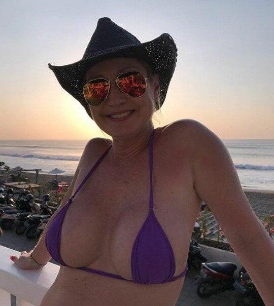 	 Milfs and mothers 