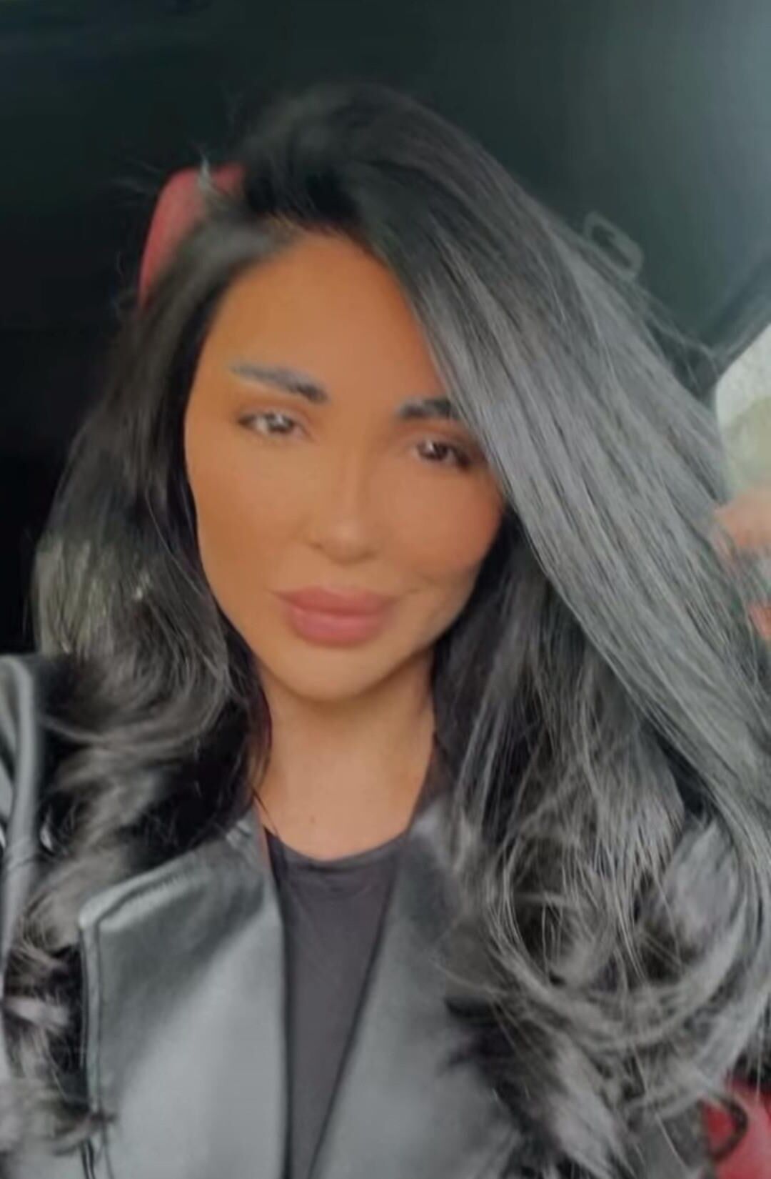 Romanian bimbo ELENN....NO LIMITS COMMENTS