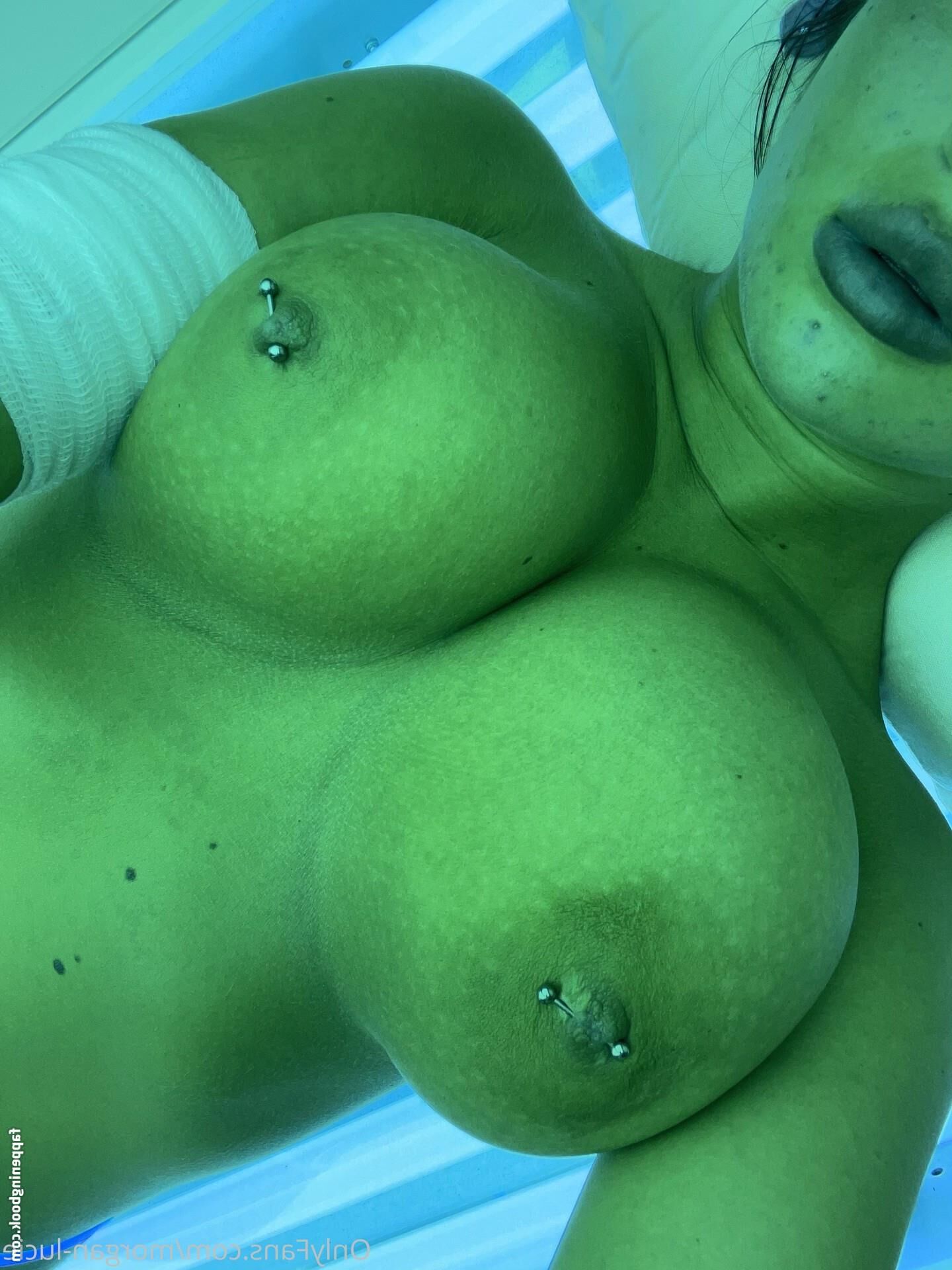 GREEN