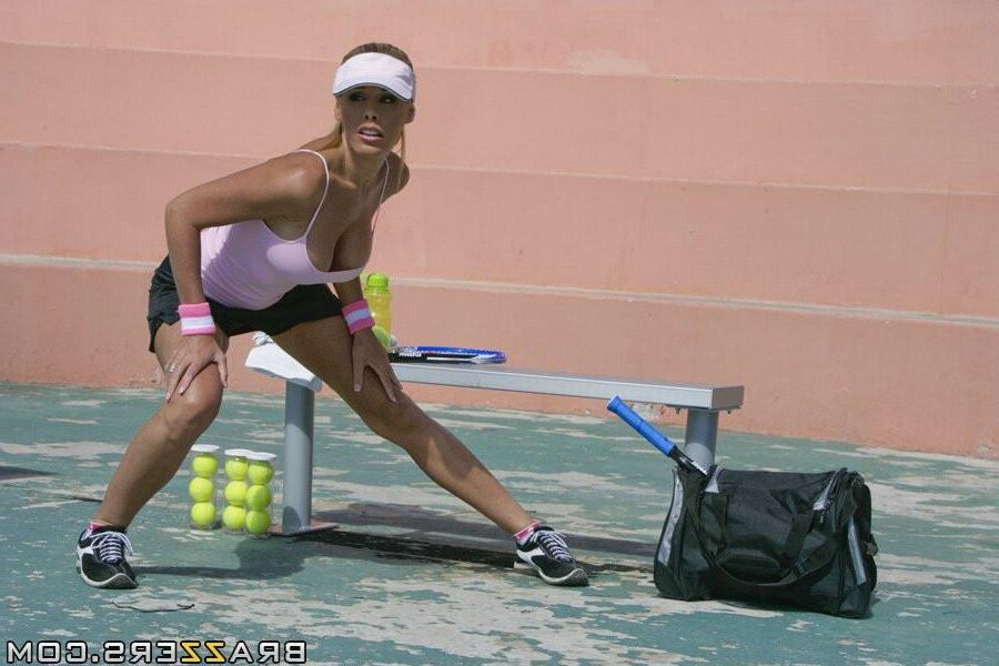 Nicole Sherindan: Big tits tennis