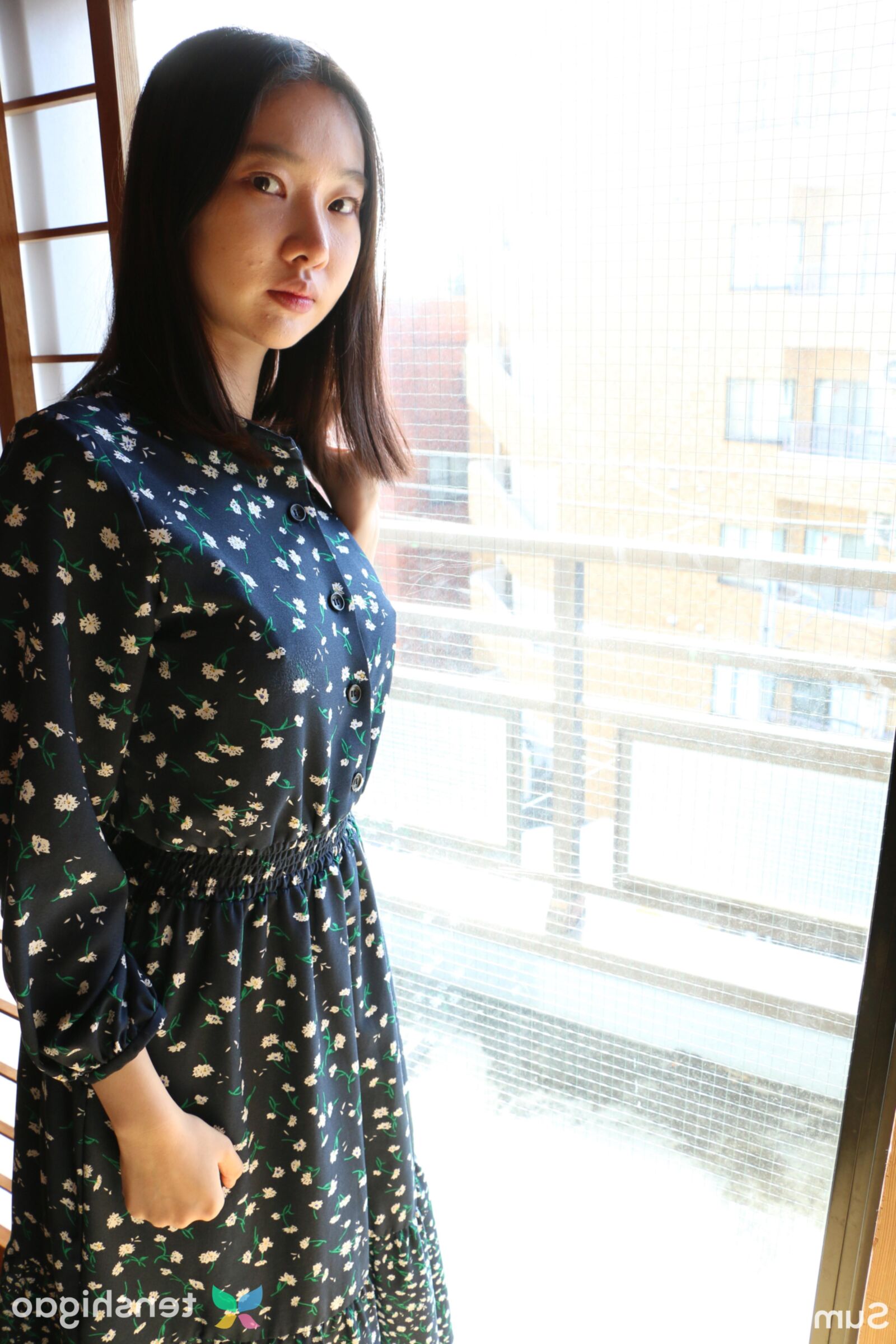 彼女のおっぱいは、彼女がトップにいるとき、彼女のおっぱいを完璧に見せます