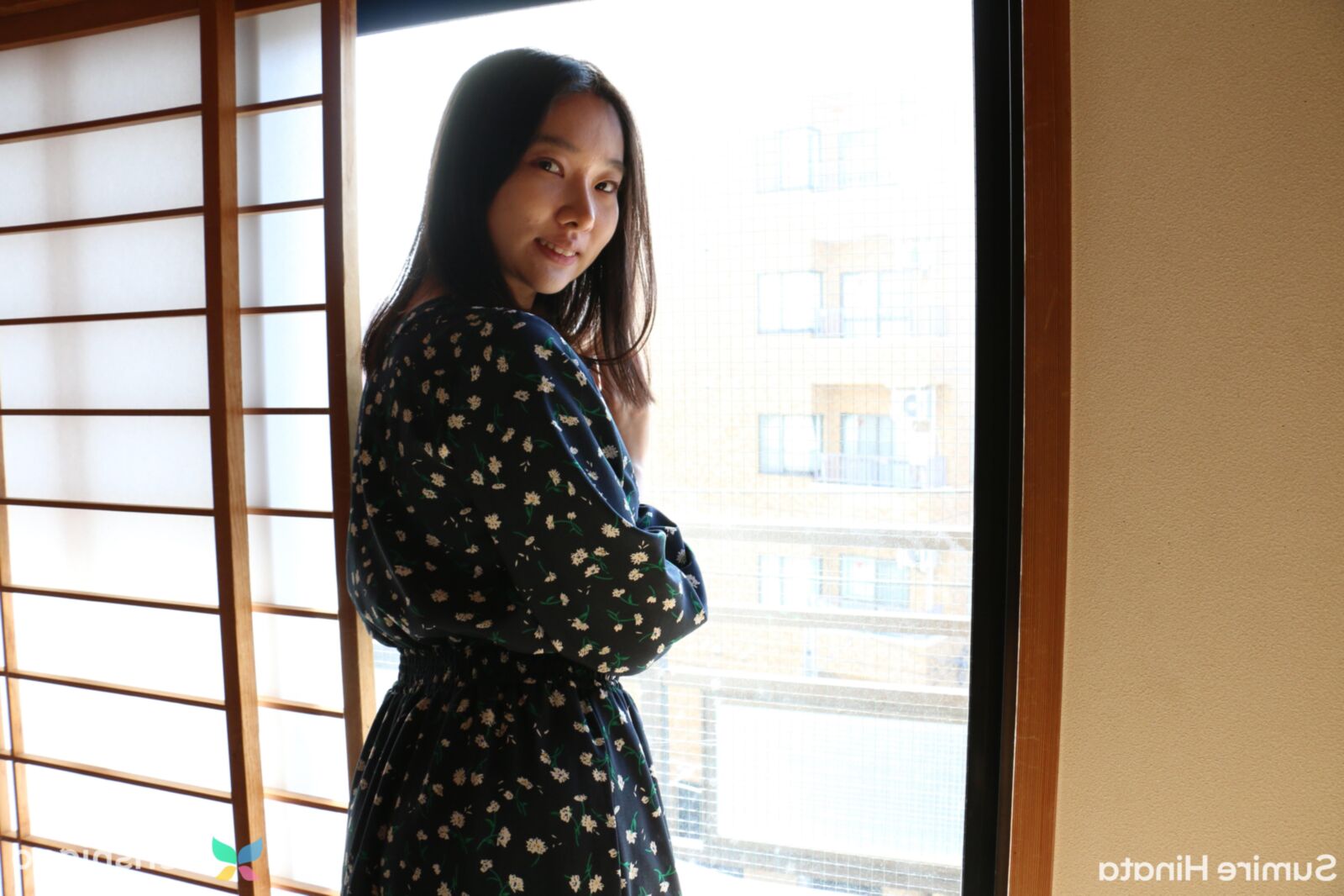 彼女のおっぱいは、彼女がトップにいるとき、彼女のおっぱいを完璧に見せます