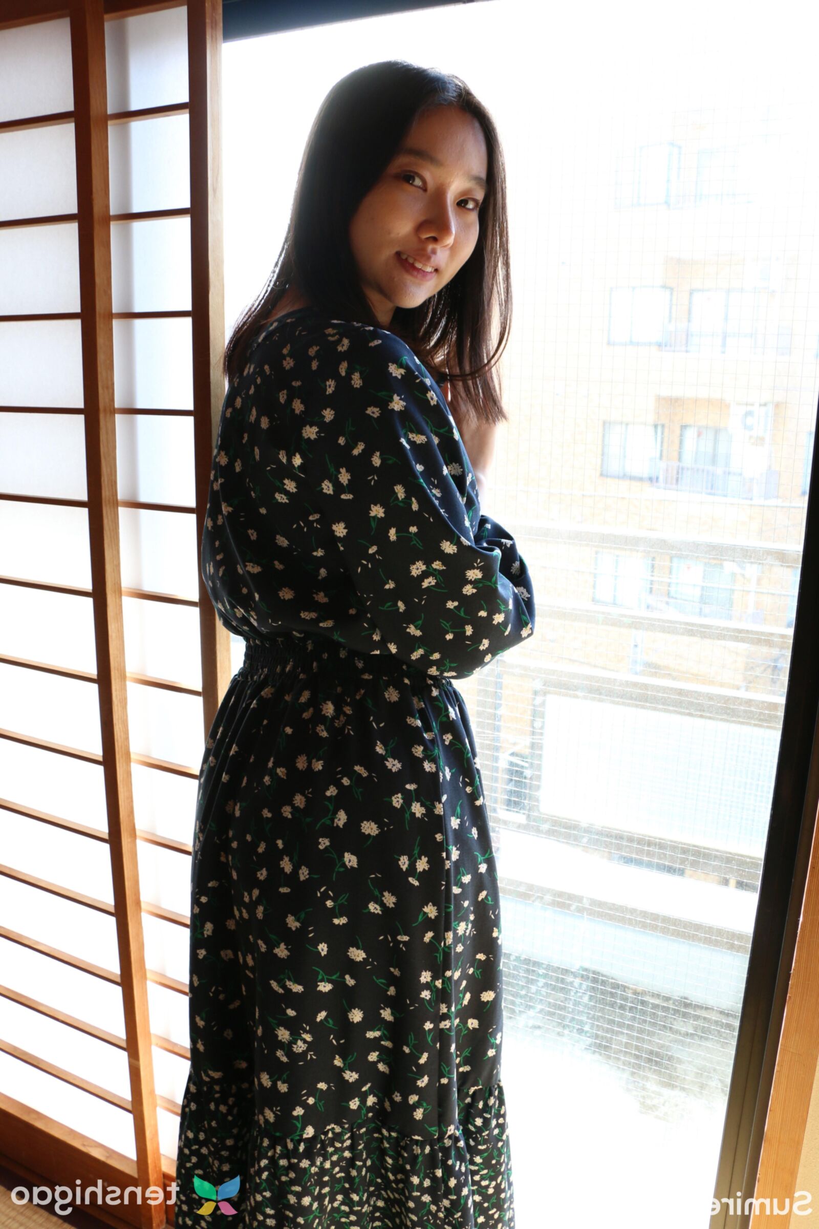 彼女のおっぱいは、彼女がトップにいるとき、彼女のおっぱいを完璧に見せます