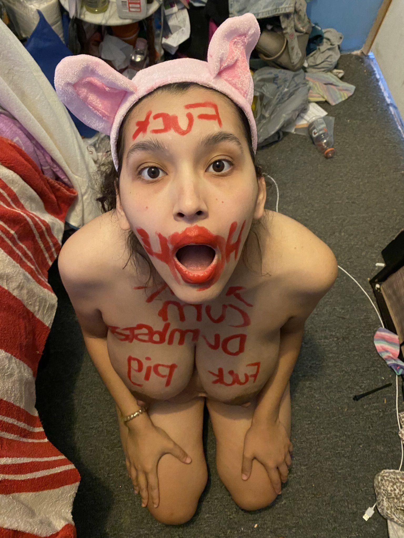 彼らは屈辱を受け、劣化し、めちゃくちゃになり、肉として使用するために生まれます