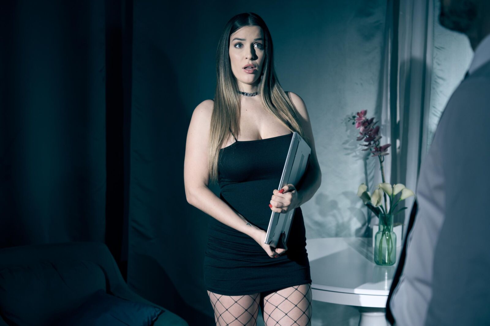 Marica Chanelle mal en el trabajo, genial en el sexo