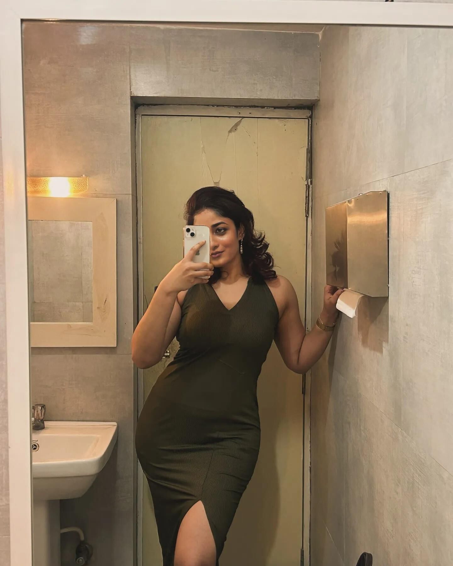 ハードコアとソフトコア（Desi Indian Aunties and Milf）