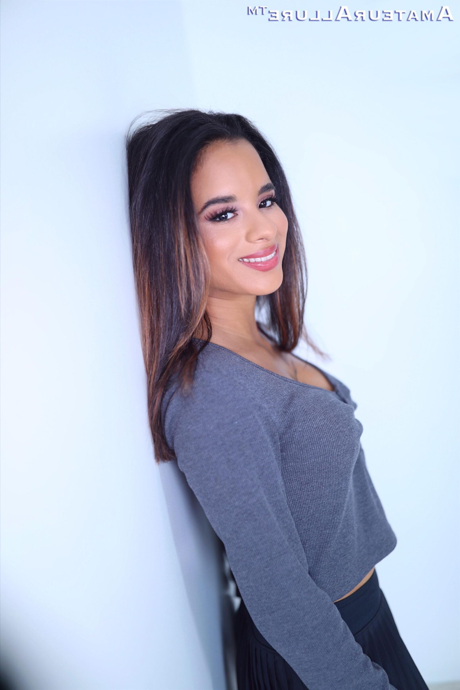 Isabella Jules, Petite Sexy Latina aime plaire