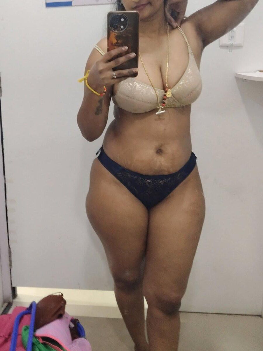 ハードコアとソフトコア（Desi Indian Aunties and Milf）